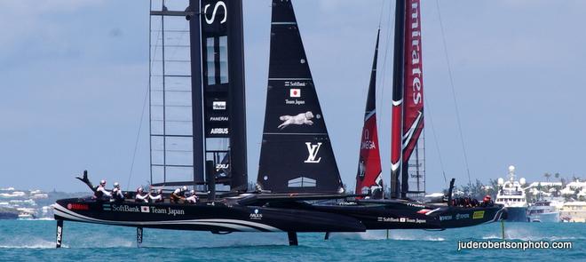 Day 2 – Race 3 – Softbank Team Japan and Emirates Team New Zealand - Louis Vuitton America's Cup ©  Jude Robertson http://juderobertsonphoto.wix.com/pix